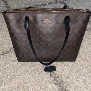 Authentic Coach Tote purse. Brown